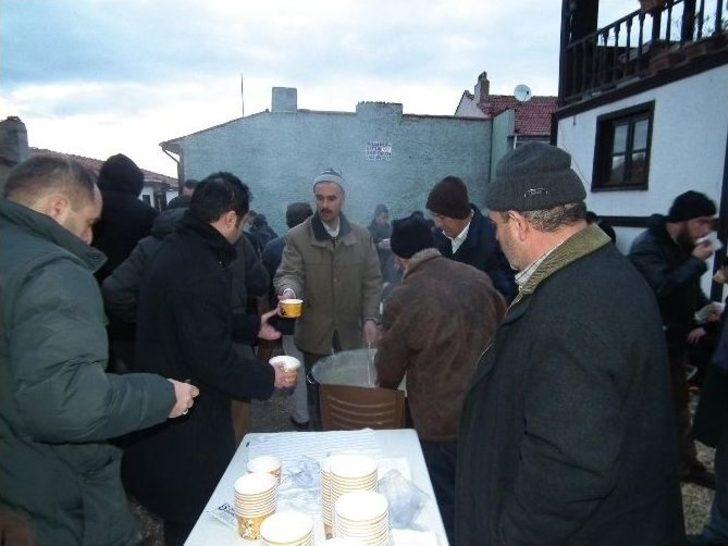 Akif, Sabah Namazında Yâd Edildi G3