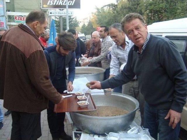 Esnafdan Vatandaşlara Aşure İkramı 1