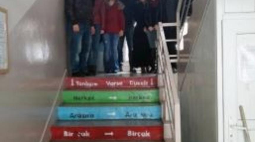 &Ouml;ğretmen Adayları&rsquo;ndan "yanlışım Varsa D&uuml;zelt" Projesi