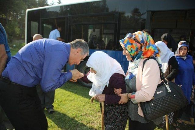 Başkan Yanılmaz, Huzurevi Sakinleriyle Bir Araya Geldi