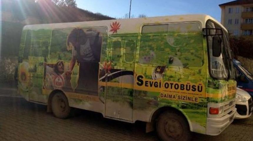 'sevgi Otob&uuml;s&uuml;'nde Yaşlı Ve Hastalara Bakım