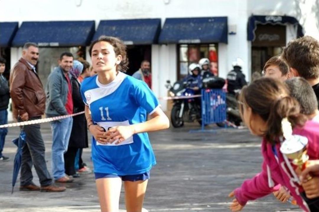 Bodrum&rsquo;da Atat&uuml;rk Yol Koşusu Yapıldı