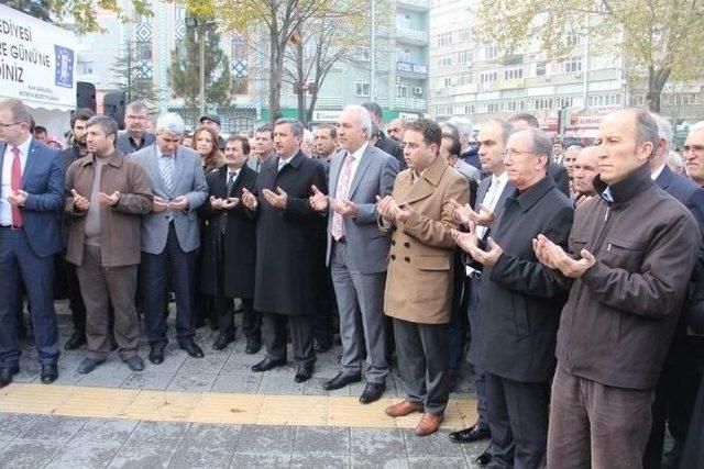 Kütahya Belediyesi Halka Aşure Dağıttı