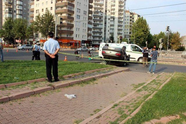 Kayseri’de İki Otomobil Çarpıştı: 1 Ölü, 1 Yaralı