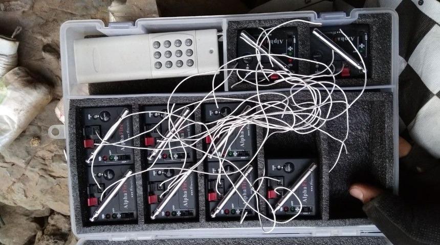 Hakkari&rsquo;de Mağarada &Ccedil;ok Sayıda M&uuml;himmat Ele Ge&ccedil;irildi