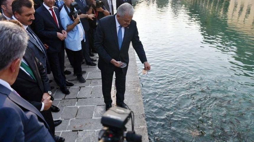 Başbakan Yıldırım Balıklıg&ouml;l&rsquo;&uuml; Ziyaret Etti