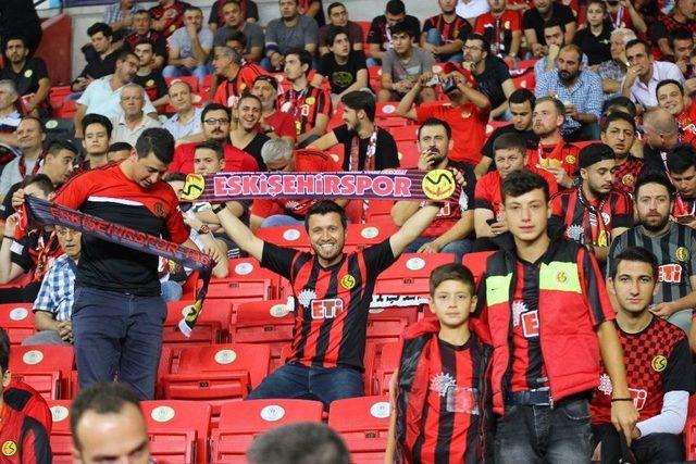 Eskişehirspor Taraftarına Kavuştu