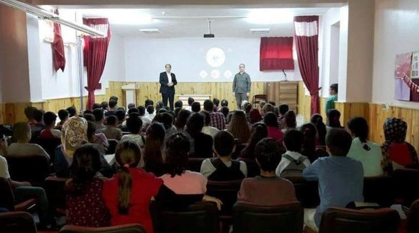 Dumesf Başkanı Ilıcak&rsquo;dan Gen&ccedil; &Ouml;ğrencilere Uyarı