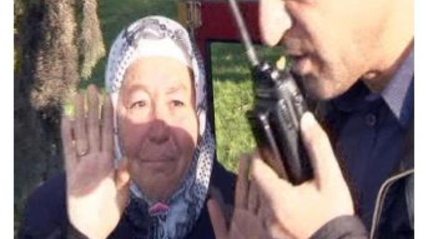 Dolandırılmaktan Son Anda Kurtulan Kadın Ger&ccedil;ek Polisleri G&ouml;r&uuml;nce Şoka Girdi