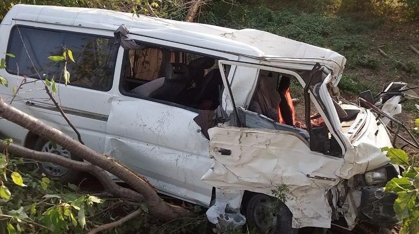 Kastamonu&rsquo;da Ara&ccedil; Şarampole Devrildi: 1 &Ouml;l&uuml;, 1 Yaralı