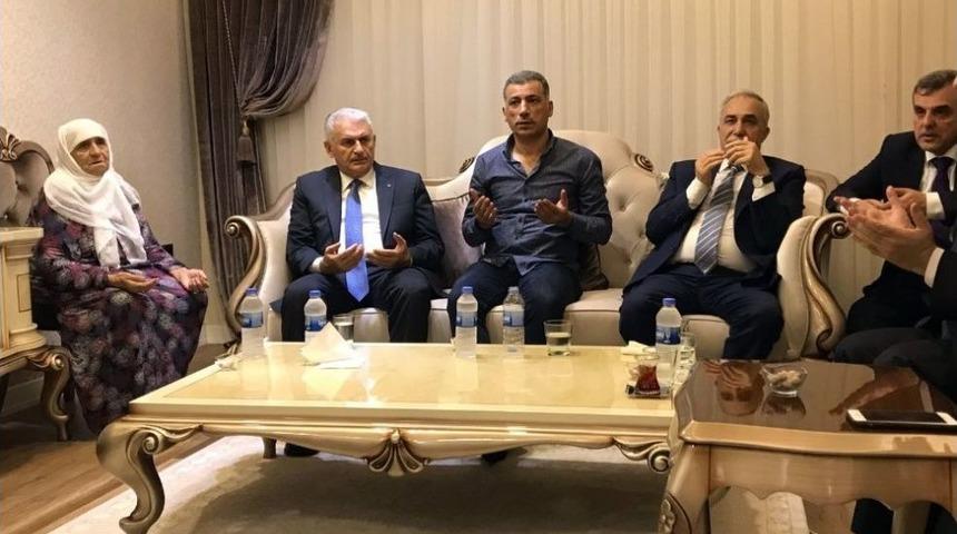 Başbakan Yıldırım&rsquo;dan 15 Temmuz Şehidinin Ailesine Ziyaret