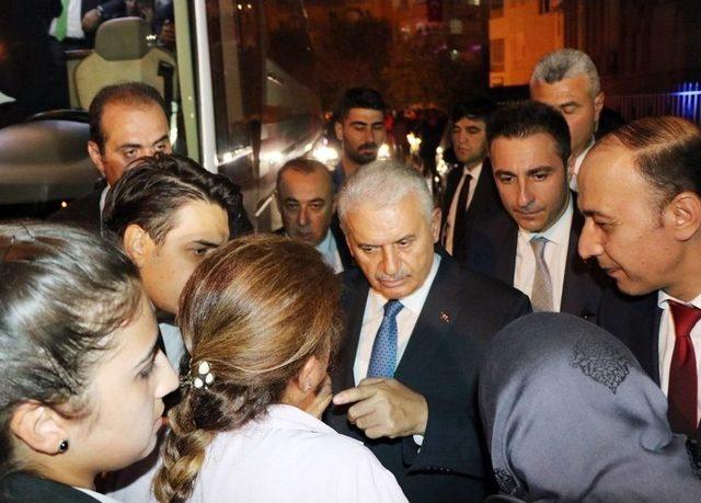 Başbakan Yıldırım&rsquo;dan 15 Temmuz Şehidinin Ailesine Ziyaret 1