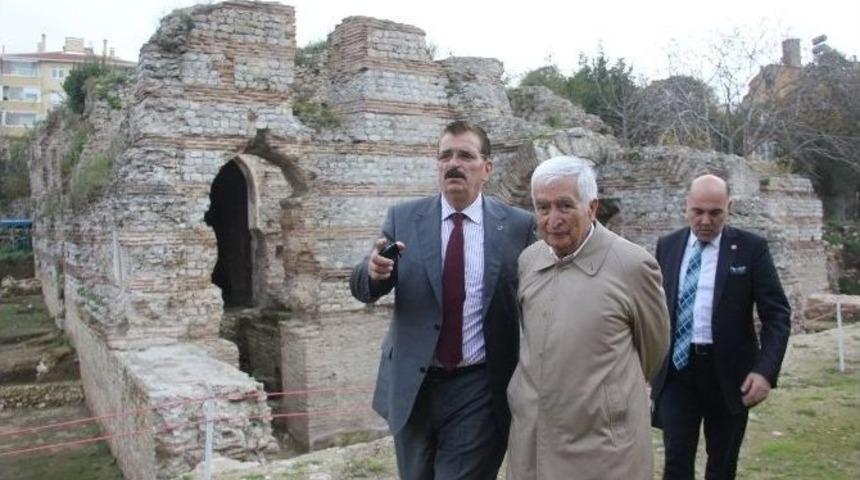 Uras, Balatlar Kilisesi&rsquo;ni İnceledi