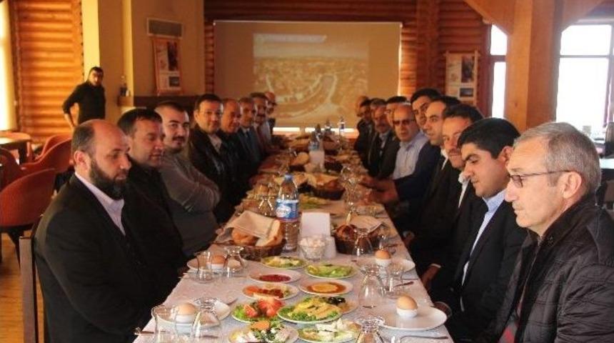 Başkan İnci: &ldquo; Hendek D&uuml;nya İle Yarışıyor&rdquo;