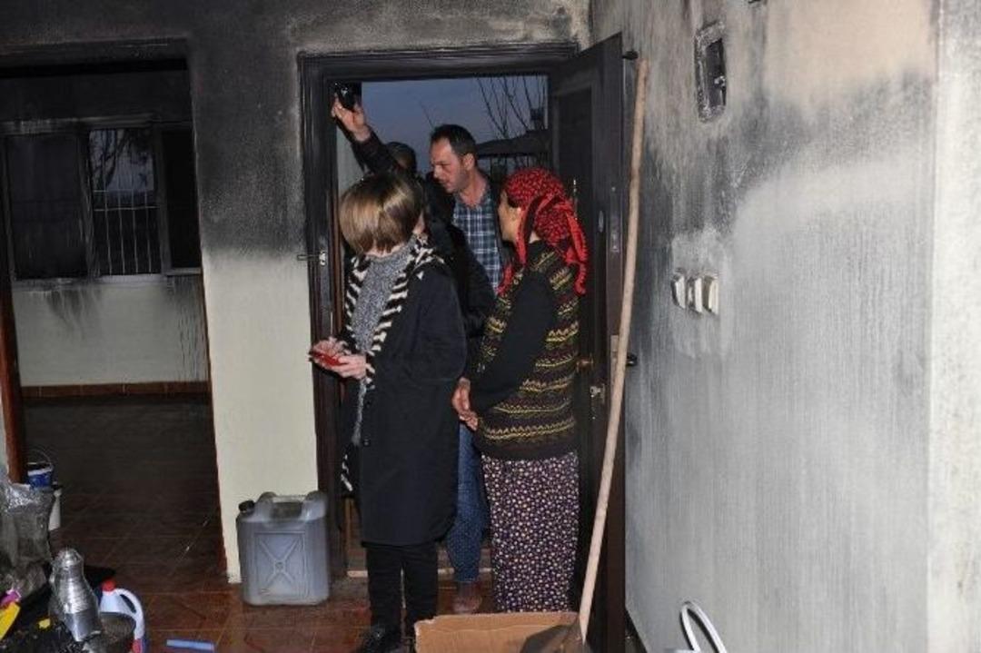 Evi Yanan K&uuml;&ccedil;&uuml;k Berivan&rsquo;ın Ailesine Yardım Eli