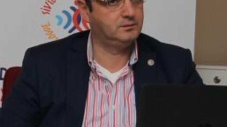 "hayatımız İnternette Ge&ccedil;iyor"