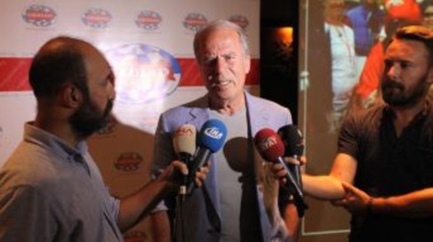 Mustafa Denizli&rsquo;den Galatasaray Değerlendirmesi