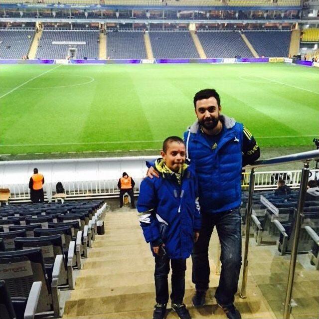 Minik Mert Fenerbahçeli Futbolcularla Buluştu