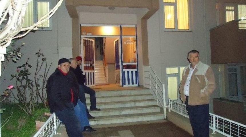 Emekli &Ouml;ğretmen Evinde &Ouml;l&uuml; Bulundu