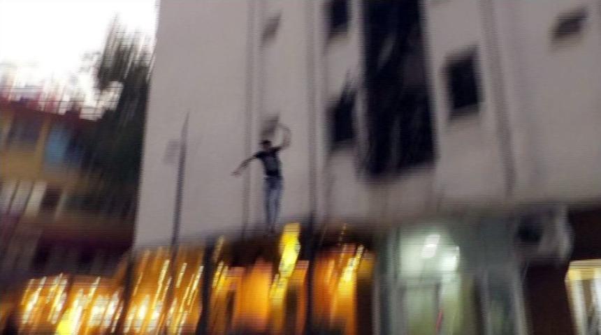 4&rsquo;&uuml;nc&uuml; Kattan Atlayan Şahıs Ağır Yaralandı