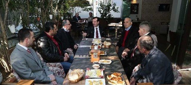 Başkan Tok, Esnaf İle Bir Araya Geldi 1