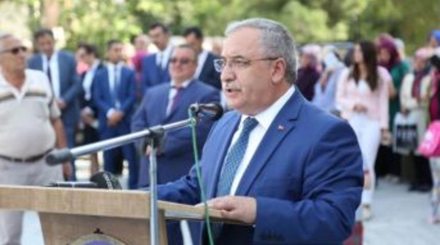 Vali Ahmet H. Nayir: Bulunduğumuz Coğrafya İtibariyle T&uuml;rkiye&rsquo;nin İyi Eğitilmiş İnsan G&uuml;c&uuml;ne İhtiyacı Var