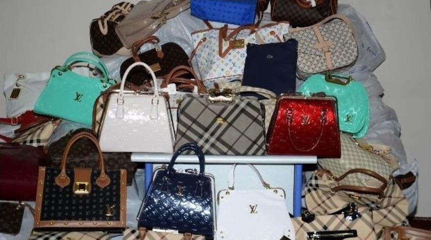 Balıkesir Polisinden Korsan &Uuml;r&uuml;n Satanlara Darbe