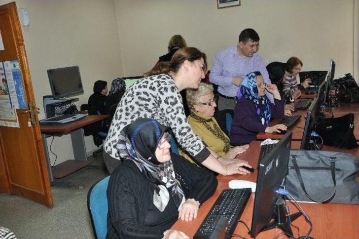 Anneler Bilgisayar Öğrenip, Sosyal Medya İle Tanıştı G5