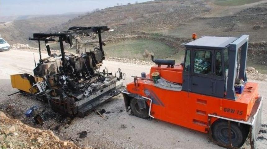 Batman&rsquo;da İş Makineleri Yakıldı