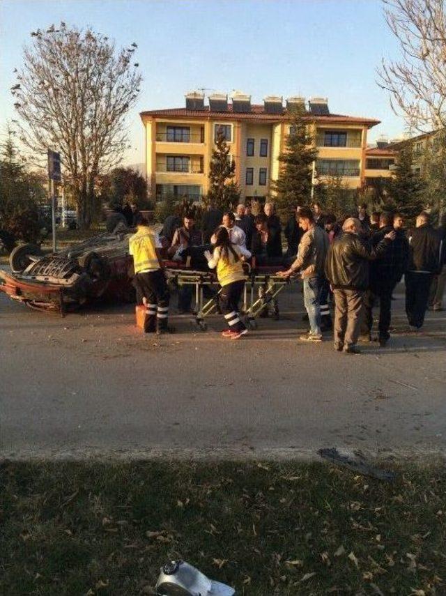 Erzincan&rsquo;da Otomobil Takla Attı: 1 Yaralı 1