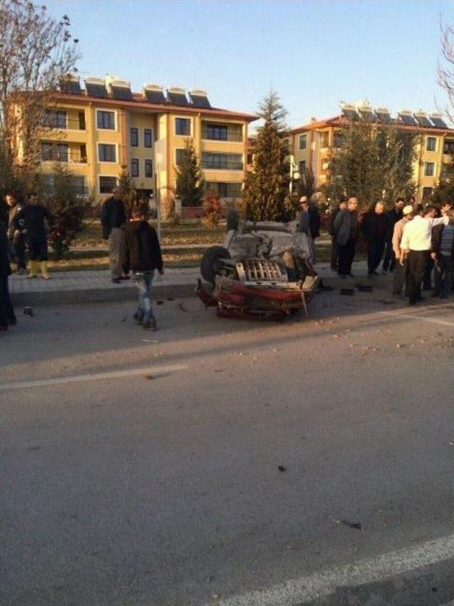 Erzincan&rsquo;da Otomobil Takla Attı: 1 Yaralı 2