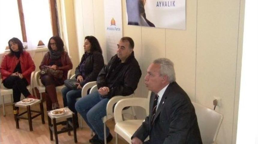 Ayvalıkta Anadolu Partisi İl&ccedil;e Binası A&ccedil;ıldı
