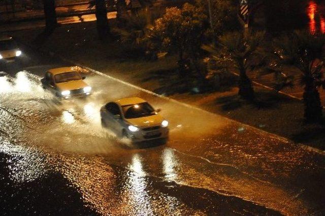 Akçakoca’da Sağanak Yağış