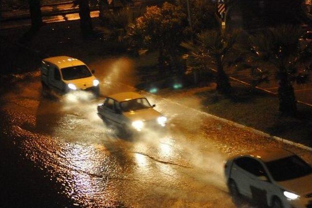 Akçakoca’da Sağanak Yağış