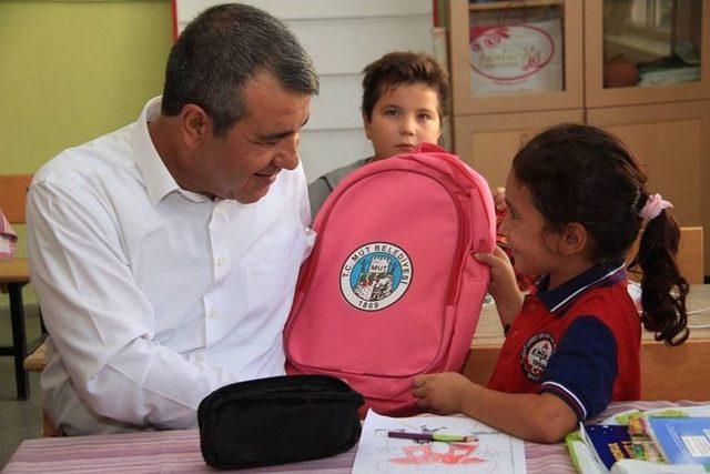 Belediyeden &Ouml;ğrencilere Kırtasiye Yardımı 2