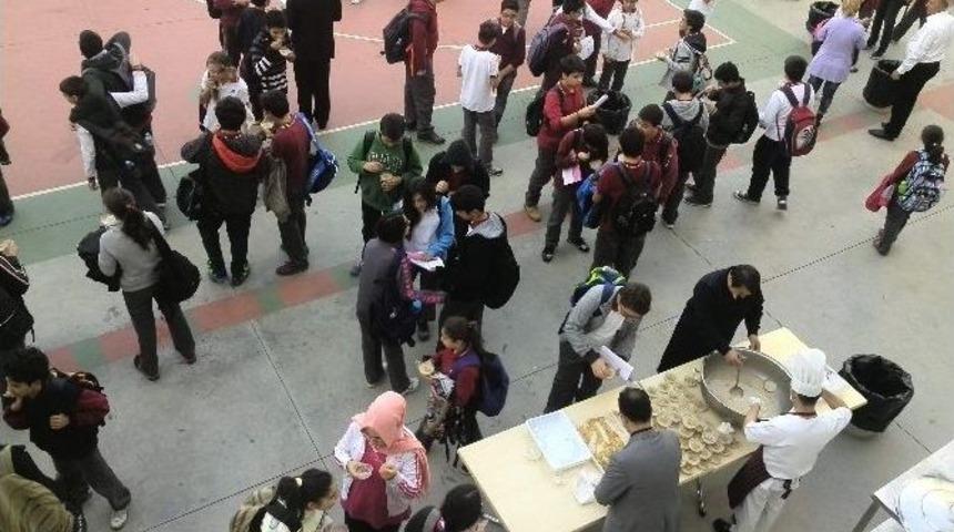 Muzaffer Ancın Koleji&rsquo;nde Aşure G&uuml;n&uuml; Etkinliği &Ouml;ğrenci Ve Velileri Kaynaştırdı