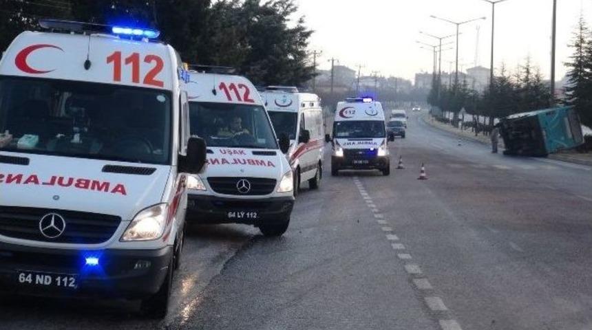 Uşak&rsquo;ta Buzlanan Yolda Faciadan D&ouml;n&uuml;ld&uuml;: 11 Yaralı