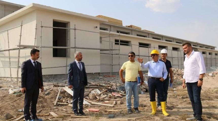 Rekt&ouml;r Bağlı Binicilik Tesis İnşaat Alanında İncelemelerde Bulundu