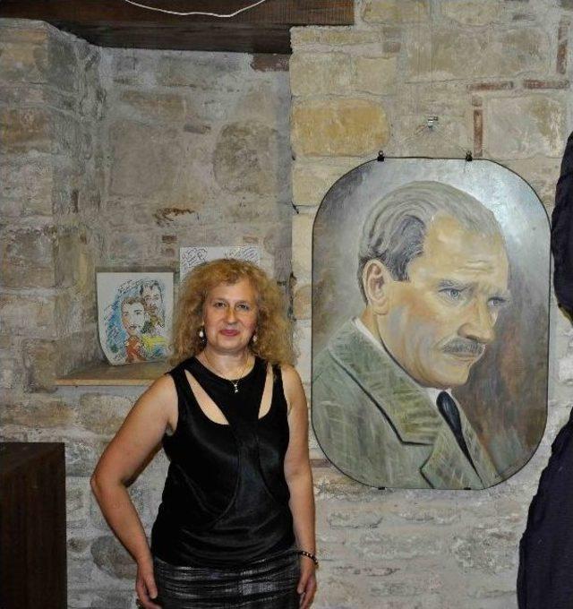 Kuşadası&rsquo;nda Atat&uuml;rk Resimleri Sergisi A&ccedil;ıldı 1