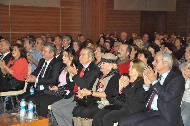 Kuşadası&rsquo;nda &ldquo;atat&uuml;rk&rsquo;&uuml;n Sevdiği Şarkılar &ldquo; Konseri 2