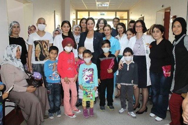 Chp&rsquo;li Kadınlardan L&ouml;semili &Ccedil;ocuklara Destek 2