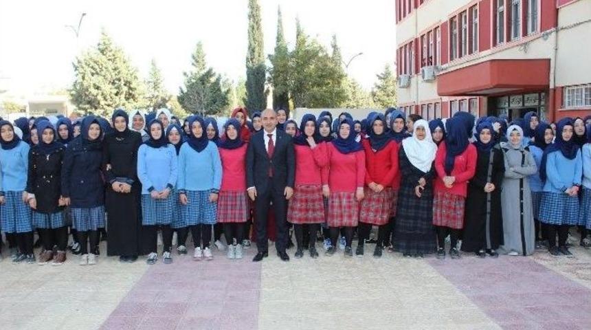 Belediye Başkanı Kara, Kız İmam Hatip Lisesini Ziyaret Etti