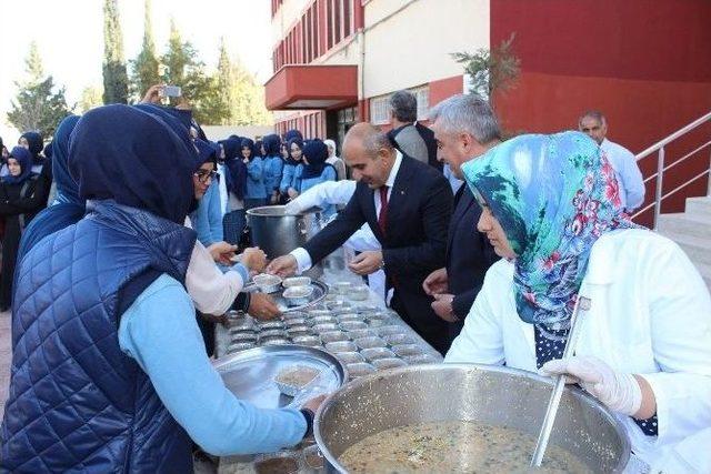 Belediye Başkanı Kara, Kız İmam Hatip Lisesini Ziyaret Etti