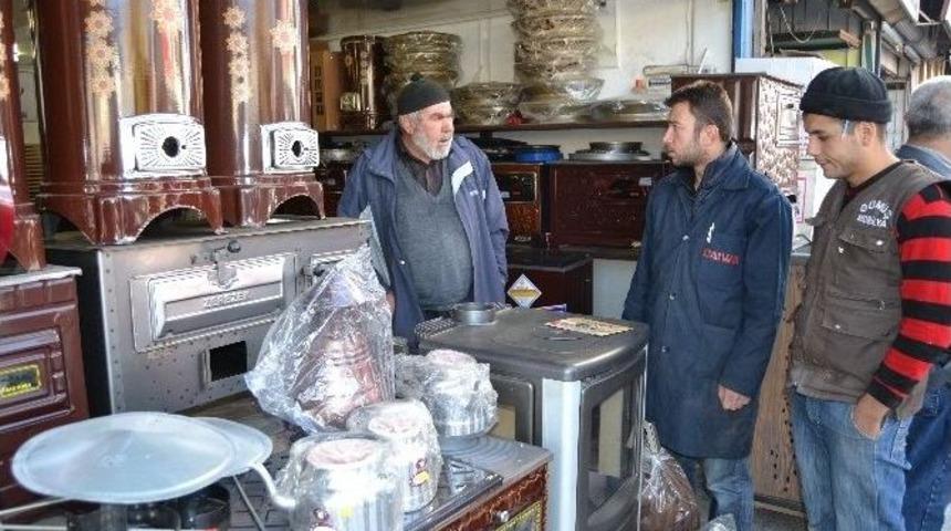 Havaların Soğuması Soba Satıcılarının Y&uuml;z&uuml;n&uuml; G&uuml;ld&uuml;rd&uuml;