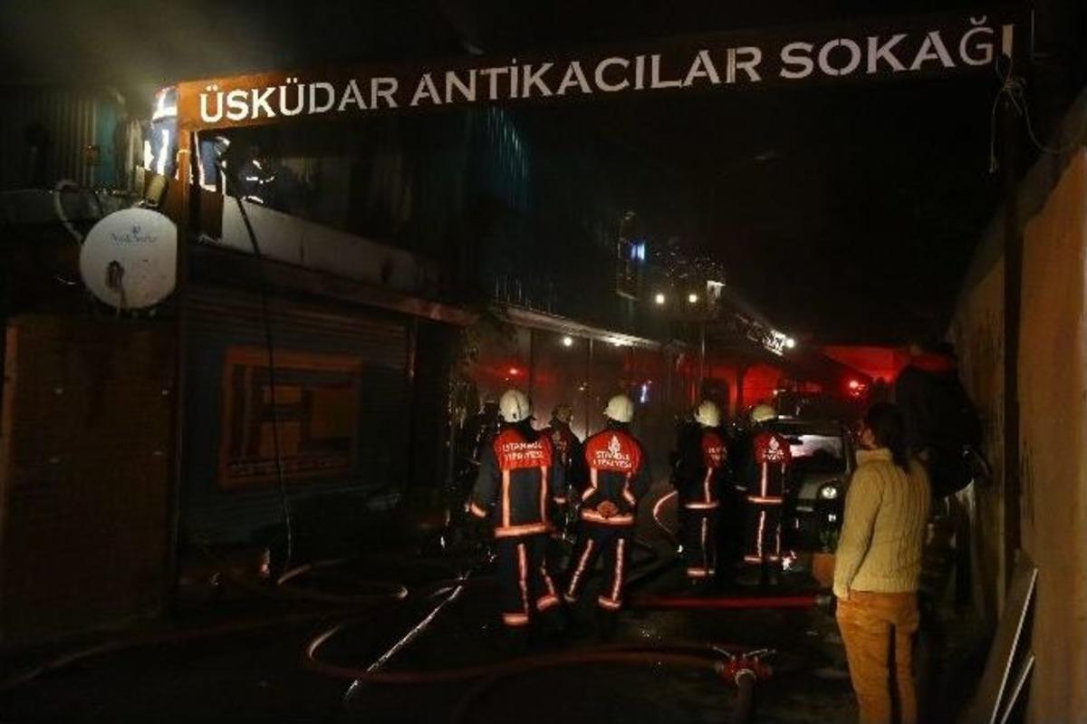 &Uuml;sk&uuml;dar&rsquo;da İki Katlı Sanat At&ouml;lyesi Yandı