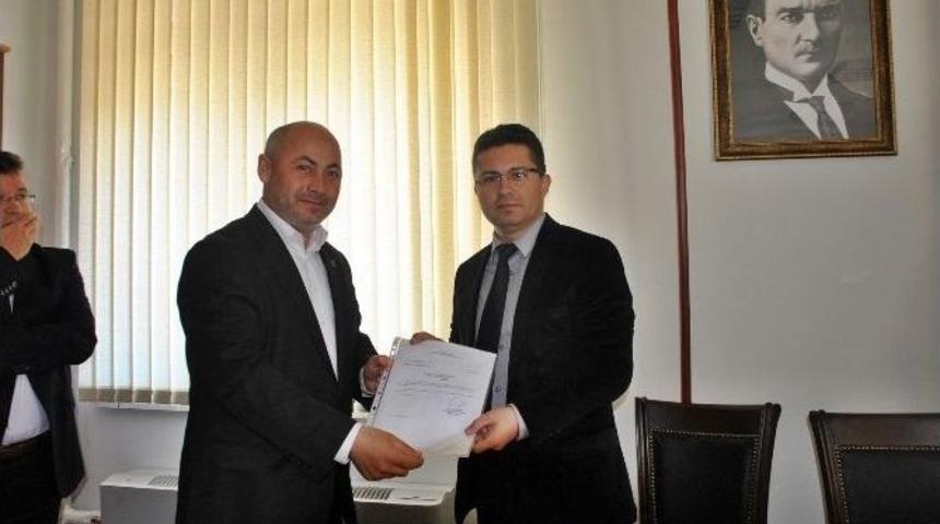 Başkan Arıcı Mazbatasını Aldı