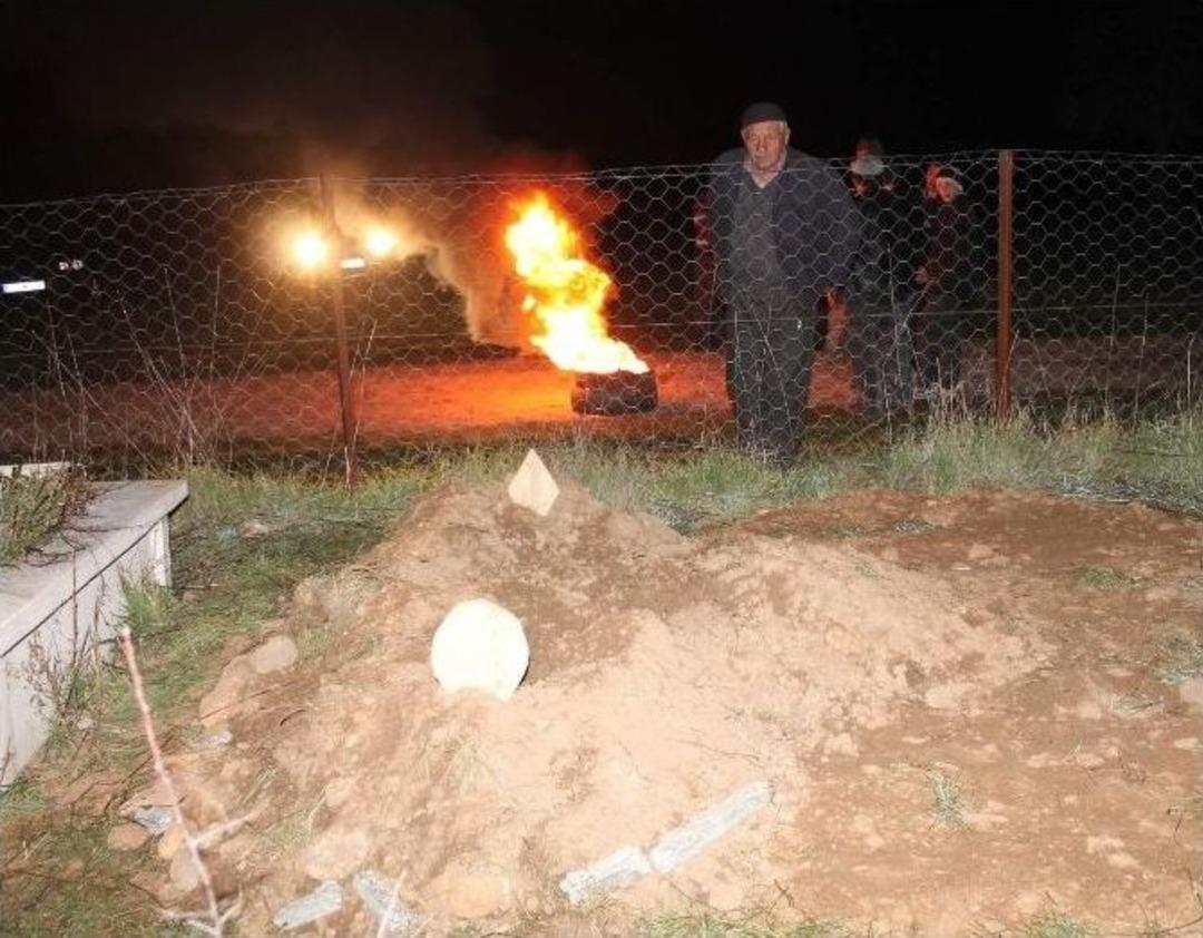 (&ouml;zel) Ayı Korkusu Mezarlıkta N&ouml;bet Tutturuyor