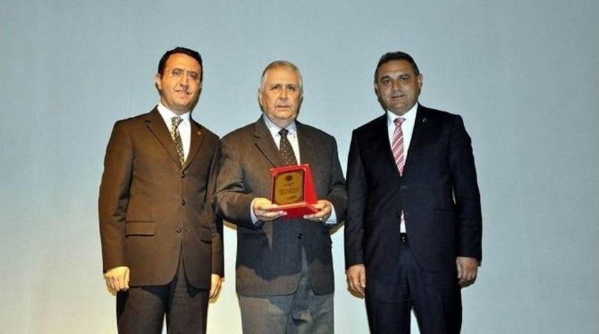 Emekli Orgeneral Başer &lsquo;kanatsız U&ccedil;mak&rsquo; Adlı Kitabını İmzaladı