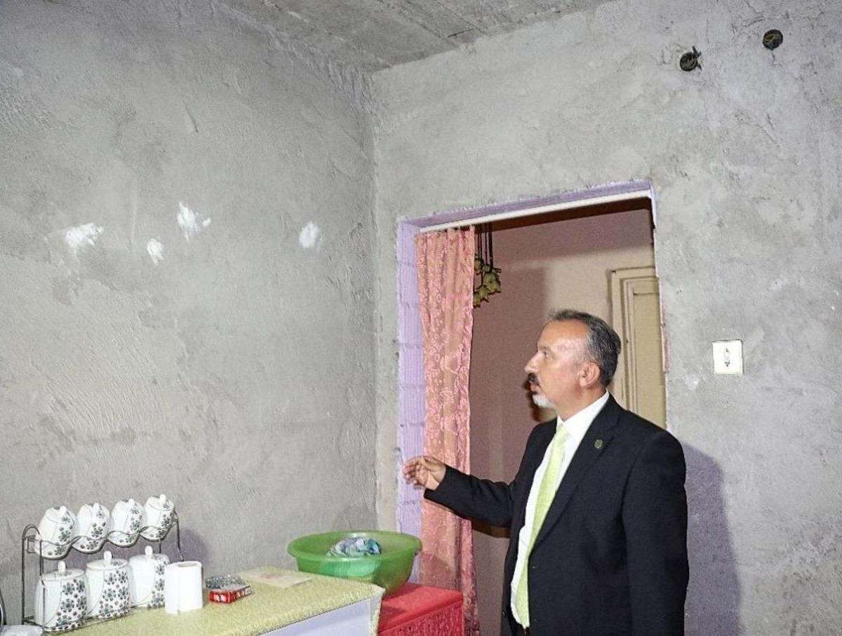 Şehit Eşi 27 Yıldır Sıvasız Evde Yaşıyor