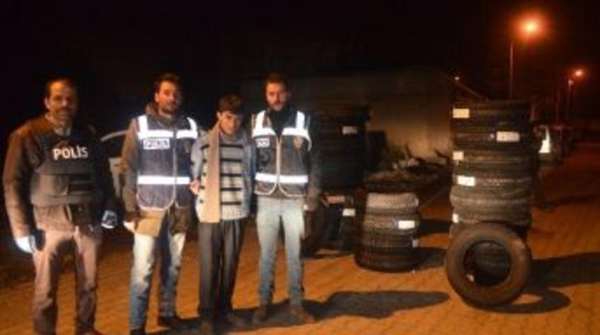 &Ccedil;alıştıkları İş Yerini Soyamadan Yakayı Ele Verdiler